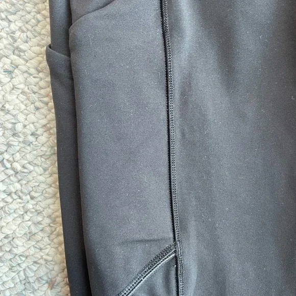 Lululemon time to sweat tight size 6 black 28” - Picture 5 of 6
